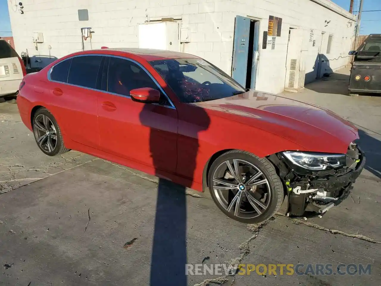 4 Photograph of a damaged car 3MW5R1J00M8B66768 BMW 3 SERIES 2021