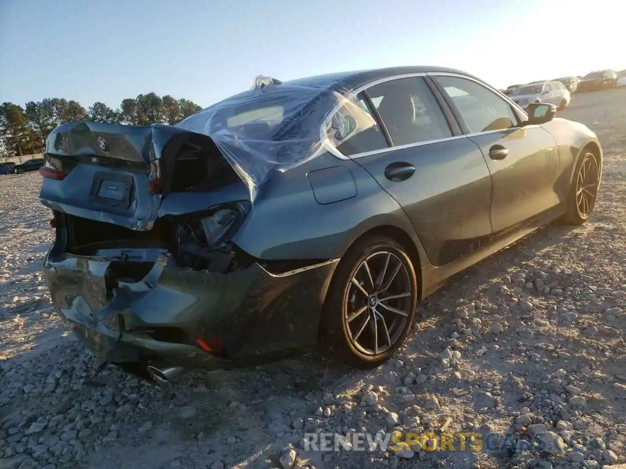 4 Photograph of a damaged car 3MW5R1J01M8B82607 BMW 3 SERIES 2021