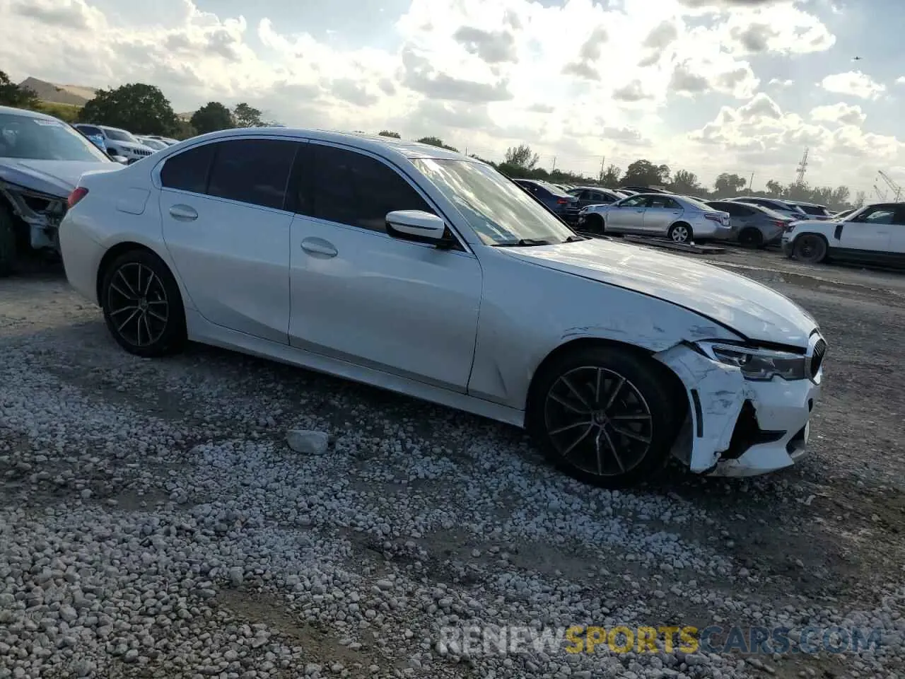 4 Photograph of a damaged car 3MW5R1J01M8B90237 BMW 3 SERIES 2021