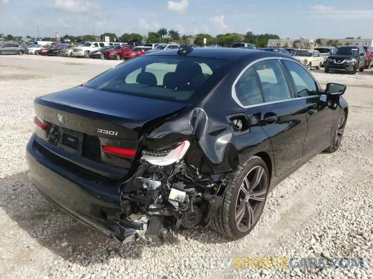 4 Photograph of a damaged car 3MW5R1J01M8C20305 BMW 3 SERIES 2021