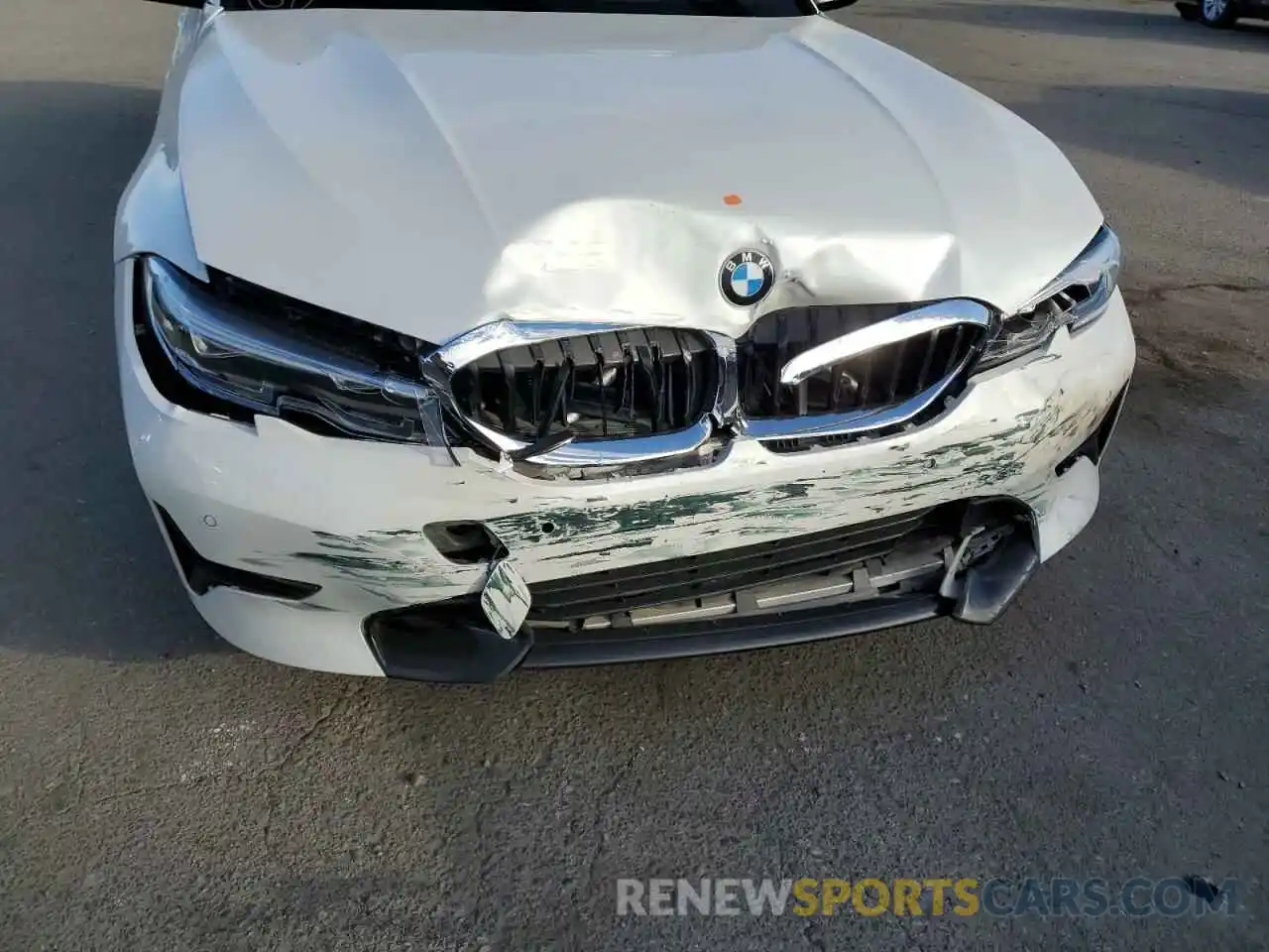 9 Photograph of a damaged car 3MW5R1J02M8B71020 BMW 3 SERIES 2021