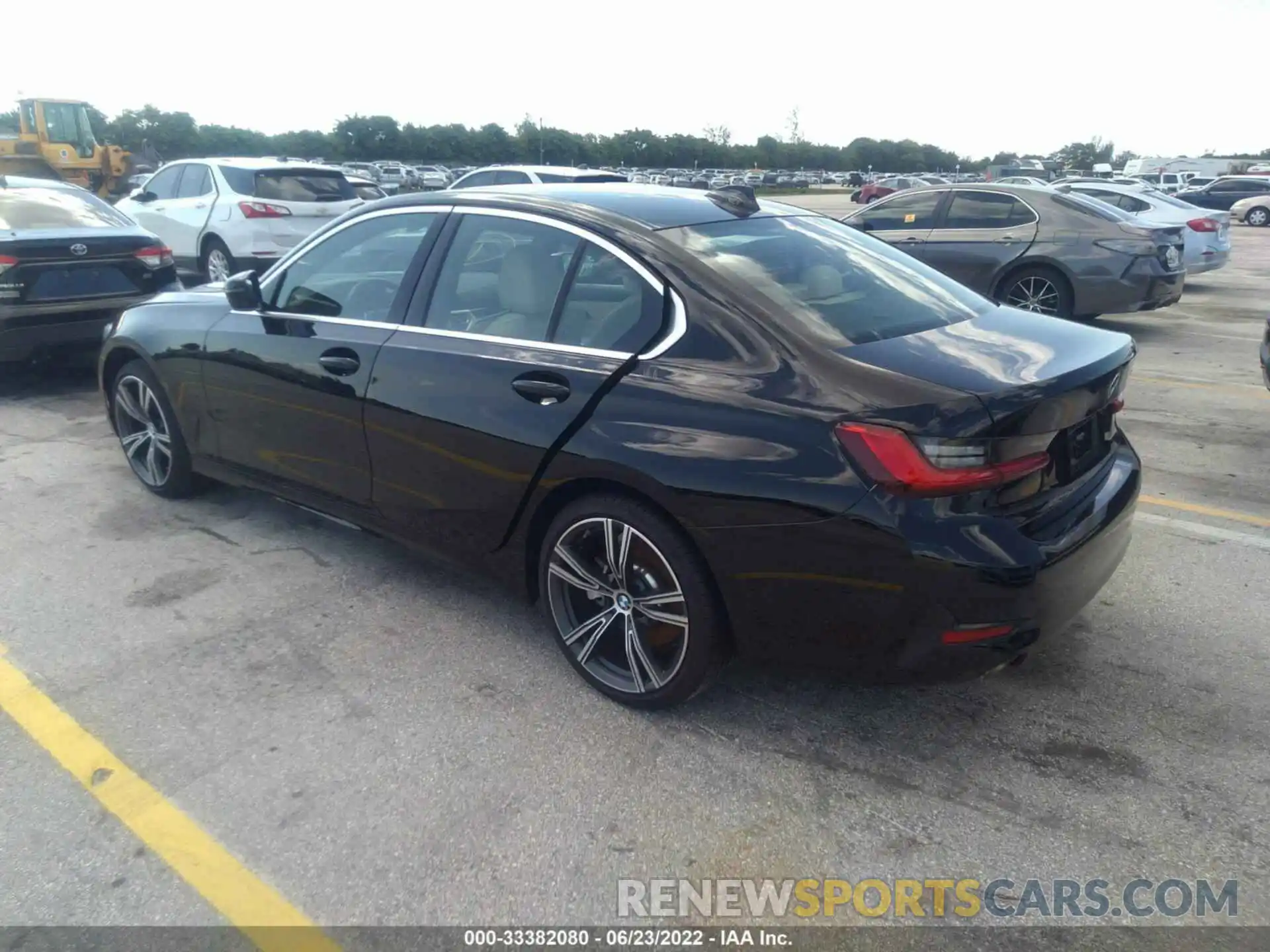 3 Photograph of a damaged car 3MW5R1J02M8B88366 BMW 3 SERIES 2021