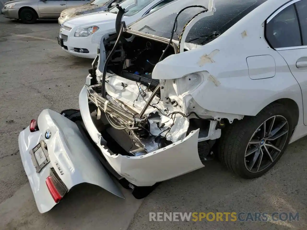 9 Photograph of a damaged car 3MW5R1J02M8C17350 BMW 3 SERIES 2021