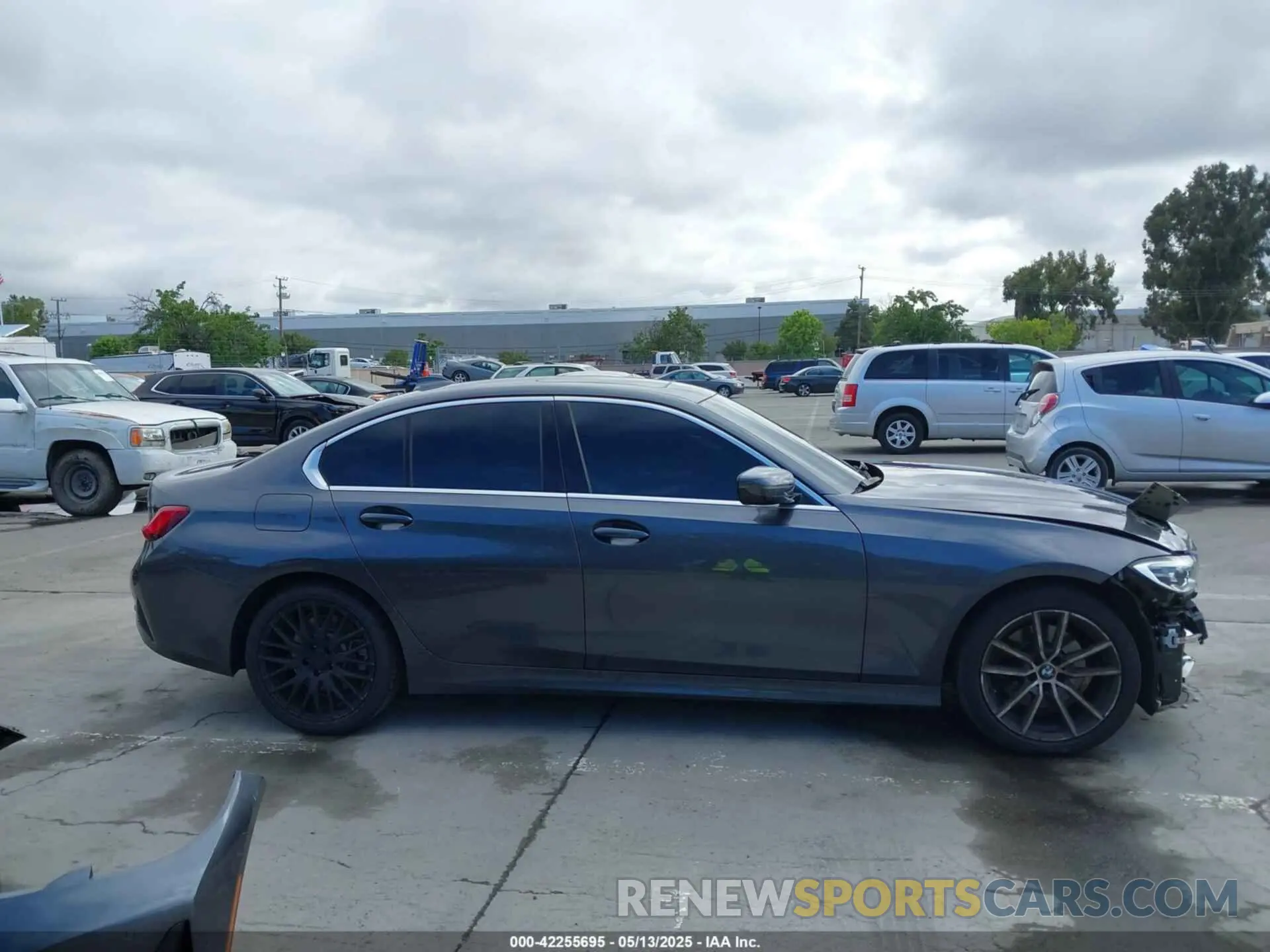 13 Photograph of a damaged car 3MW5R1J03M8B78350 BMW 3 SERIES 2021