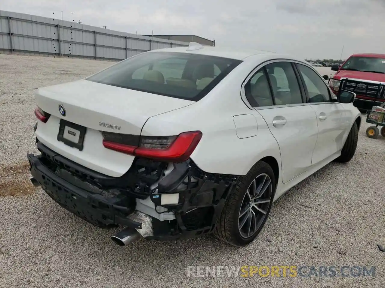 4 Photograph of a damaged car 3MW5R1J03M8C08091 BMW 3 SERIES 2021