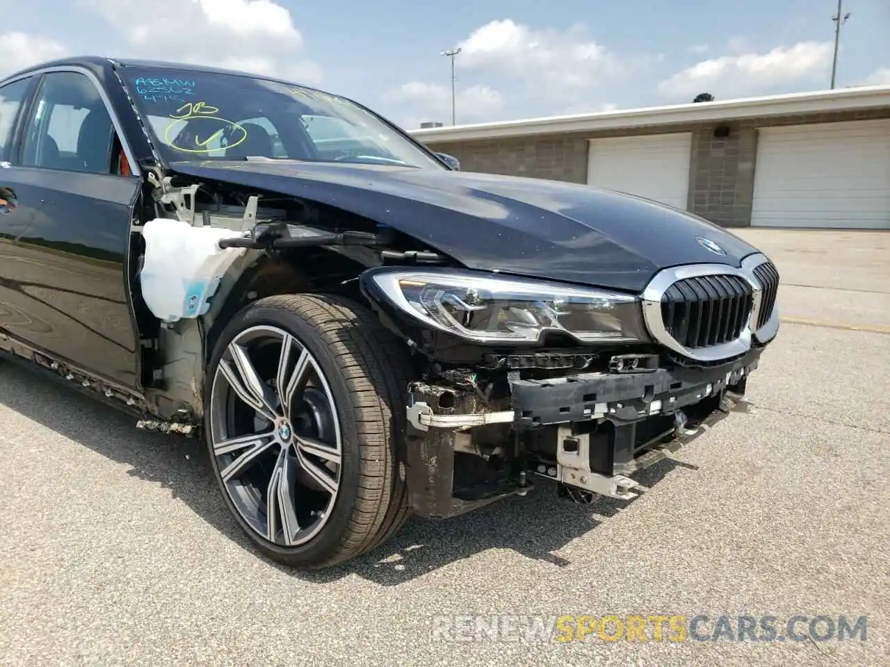 9 Photograph of a damaged car 3MW5R1J03M8C21357 BMW 3 SERIES 2021