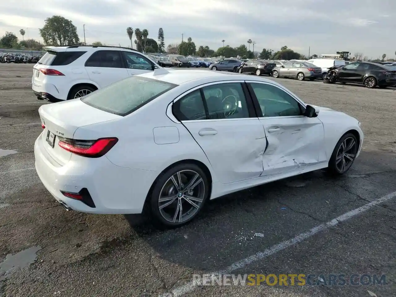 3 Photograph of a damaged car 3MW5R1J03M8C21777 BMW 3 SERIES 2021