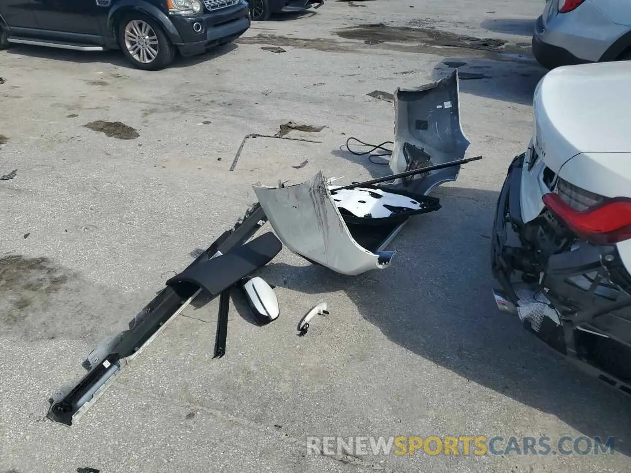 12 Photograph of a damaged car 3MW5R1J04M8B68345 BMW 3 SERIES 2021