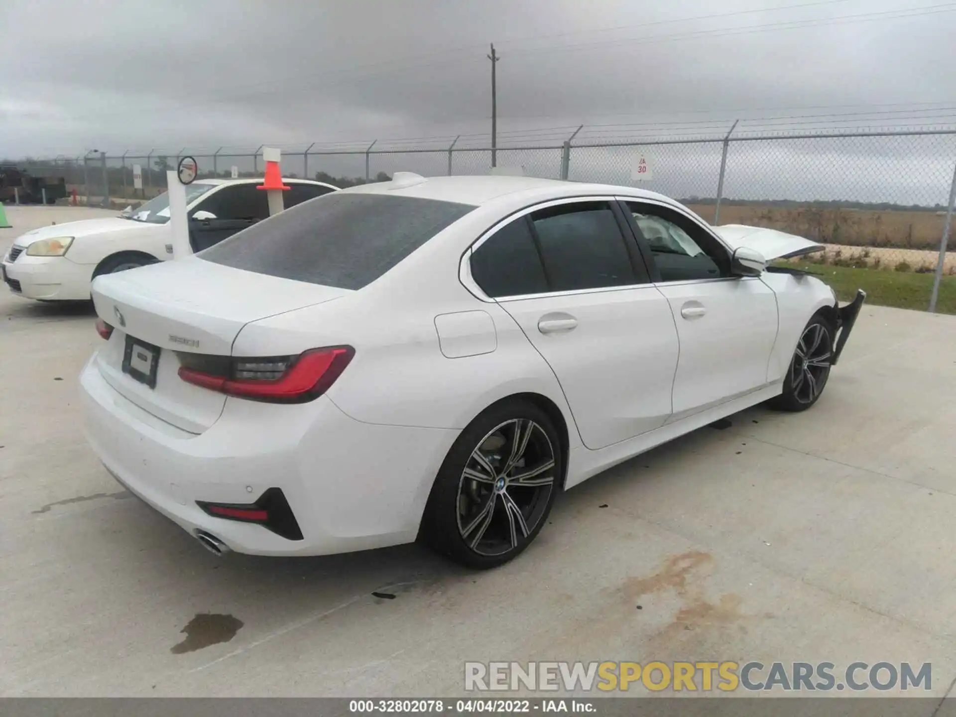 4 Photograph of a damaged car 3MW5R1J04M8B91916 BMW 3 SERIES 2021