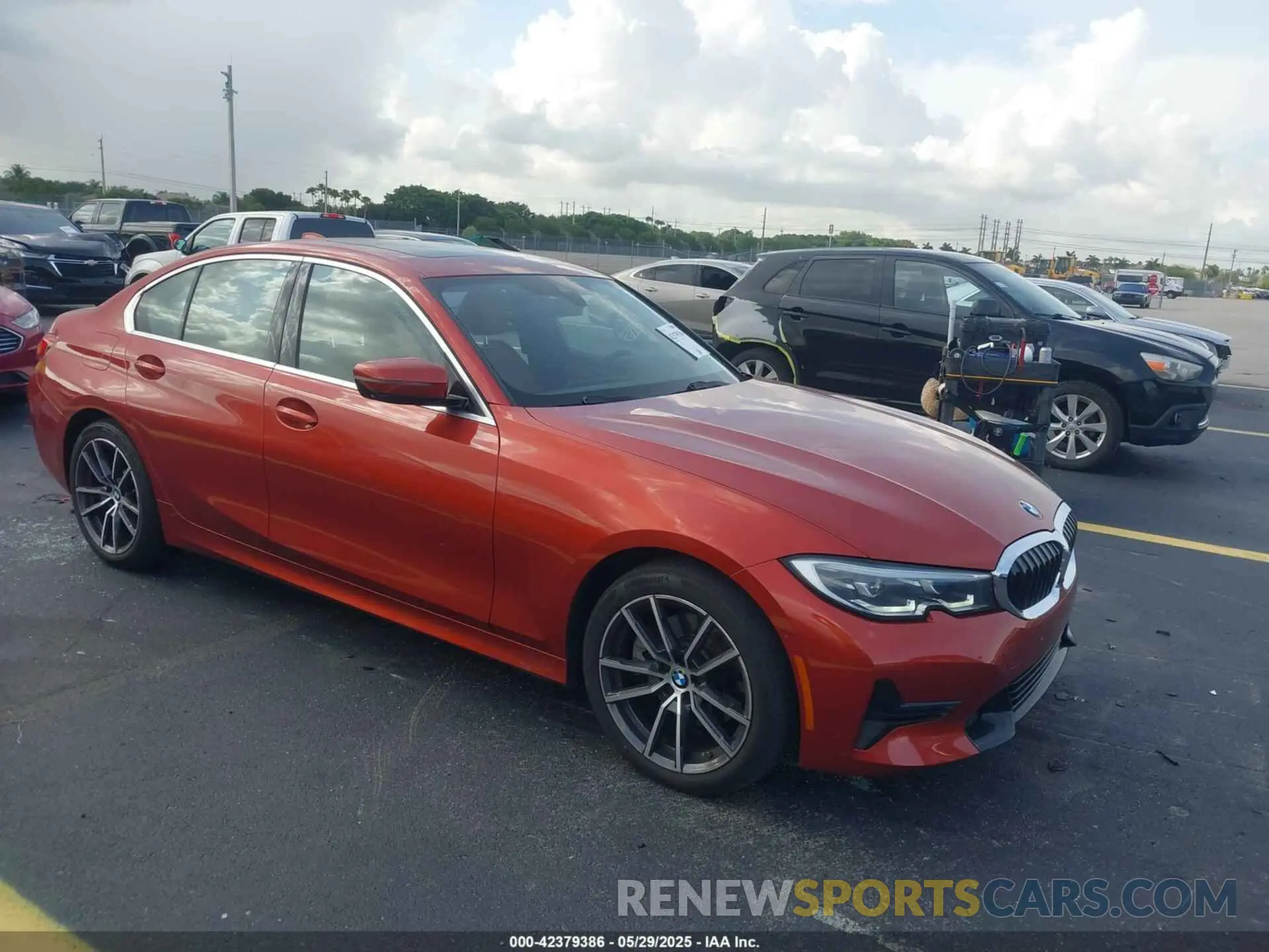1 Photograph of a damaged car 3MW5R1J04M8B95643 BMW 3 SERIES 2021