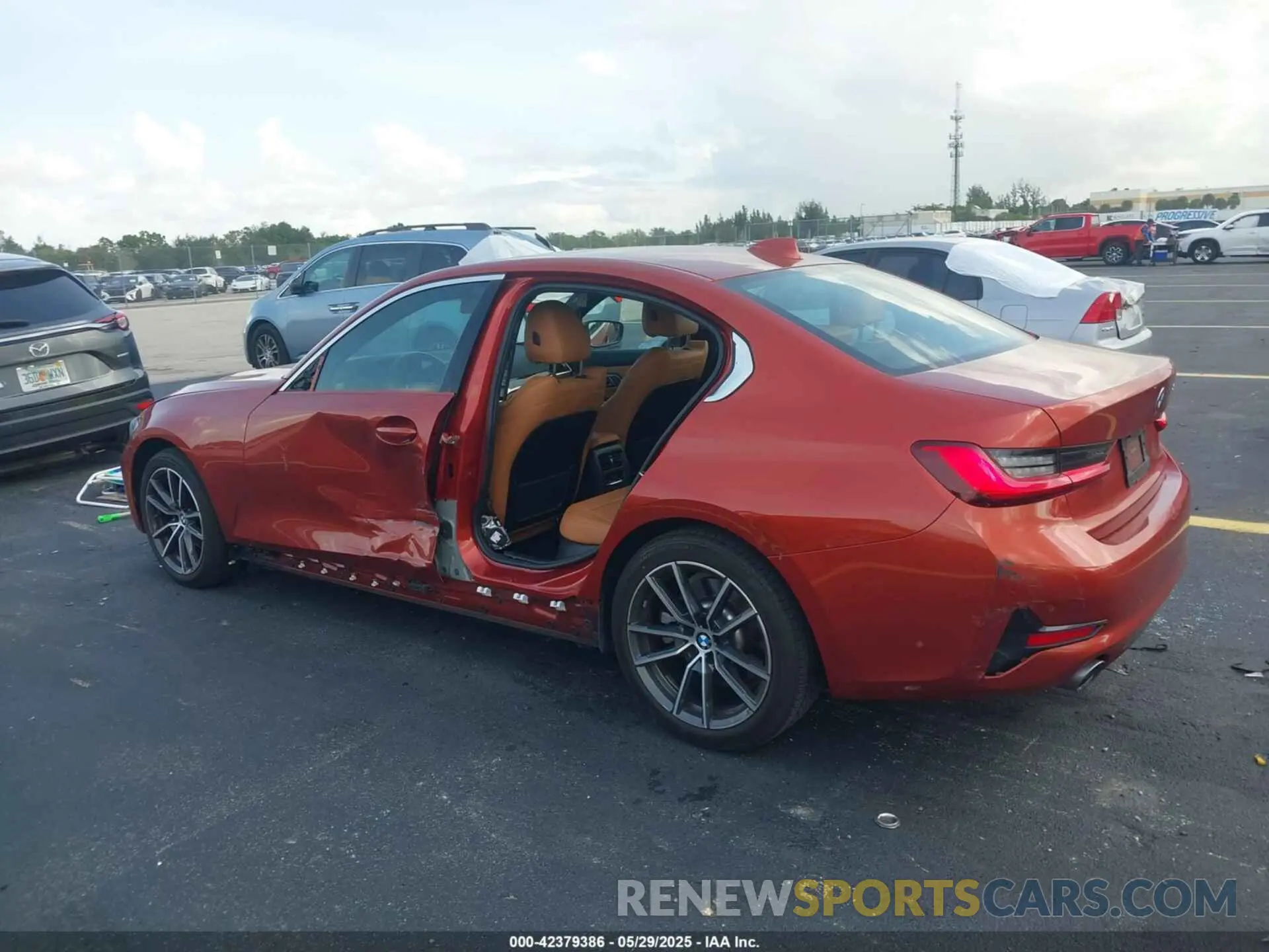18 Photograph of a damaged car 3MW5R1J04M8B95643 BMW 3 SERIES 2021