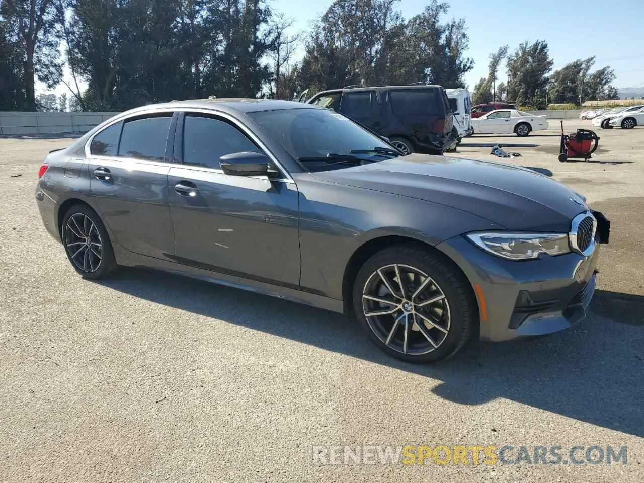 4 Photograph of a damaged car 3MW5R1J05M8B70640 BMW 3 SERIES 2021