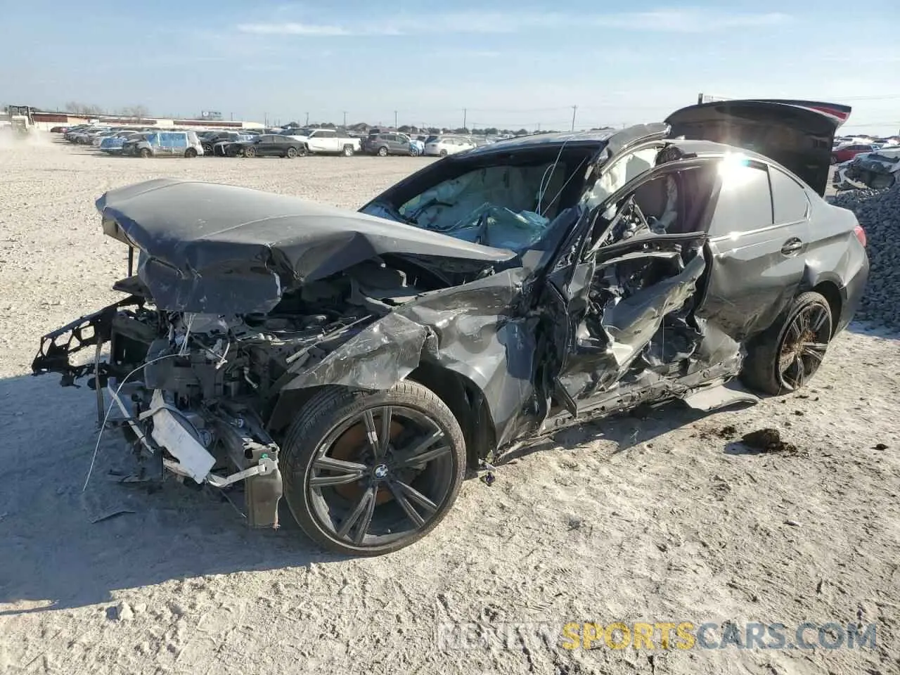 1 Photograph of a damaged car 3MW5R1J05M8C13650 BMW 3 SERIES 2021