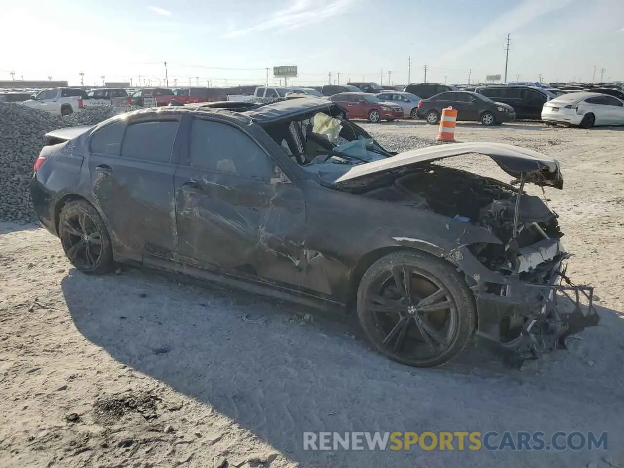 4 Photograph of a damaged car 3MW5R1J05M8C13650 BMW 3 SERIES 2021