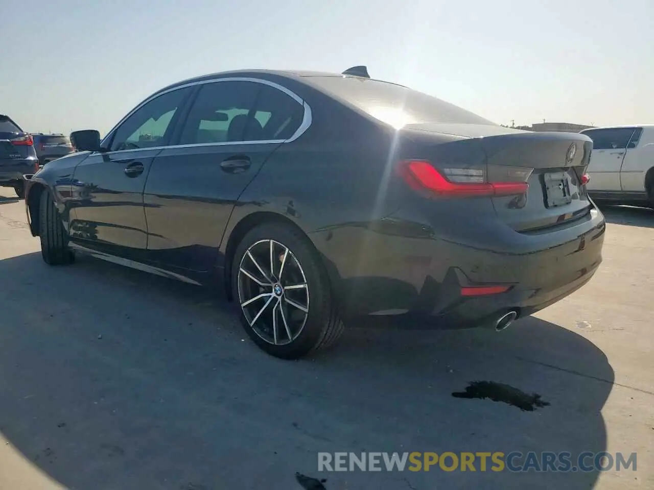 2 Photograph of a damaged car 3MW5R1J06M8B64622 BMW 3 SERIES 2021