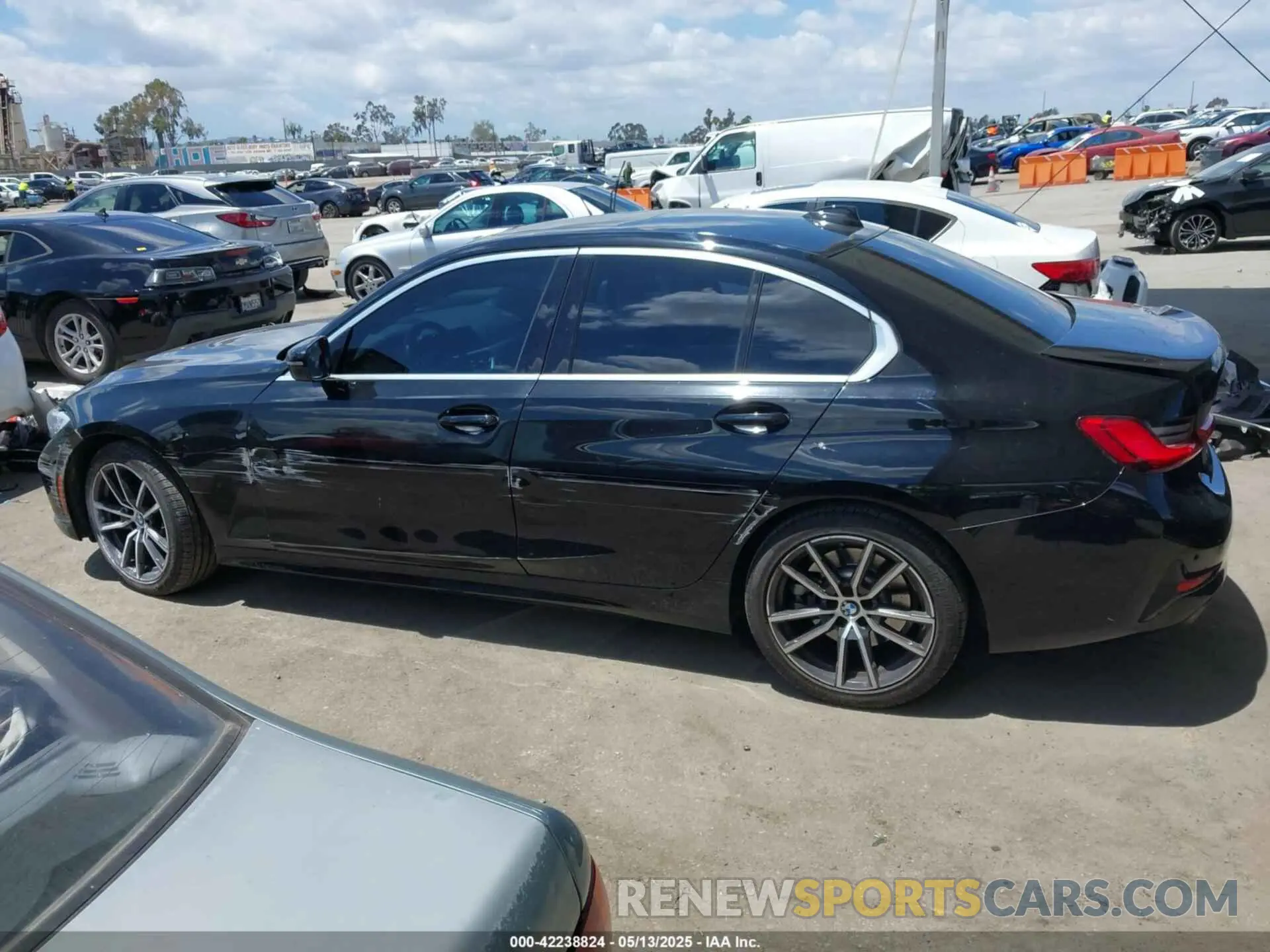 14 Photograph of a damaged car 3MW5R1J07M8B83681 BMW 3 SERIES 2021