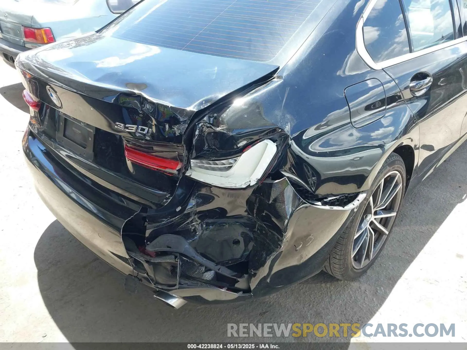 6 Photograph of a damaged car 3MW5R1J07M8B83681 BMW 3 SERIES 2021
