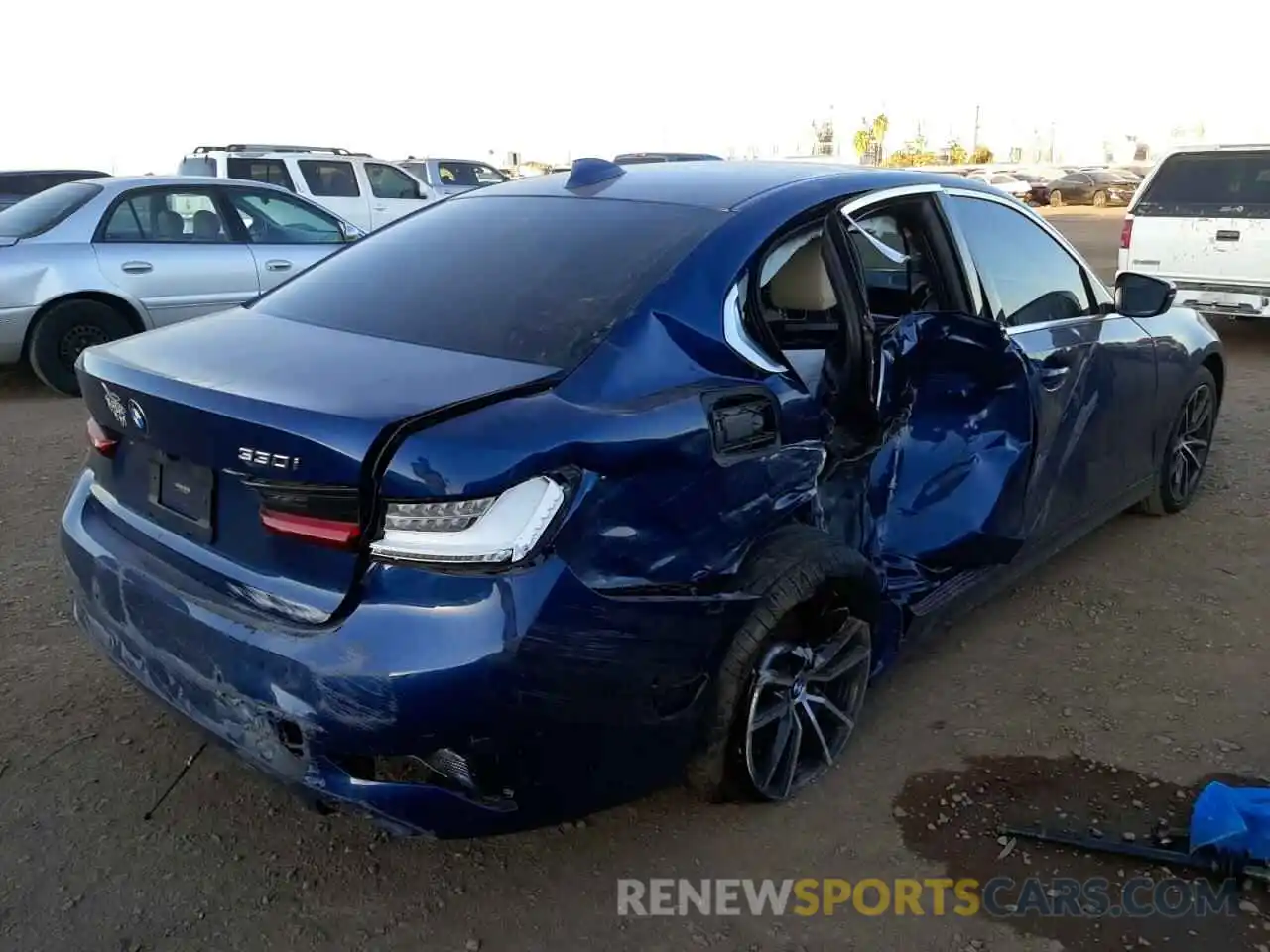 4 Photograph of a damaged car 3MW5R1J07M8B89688 BMW 3 SERIES 2021