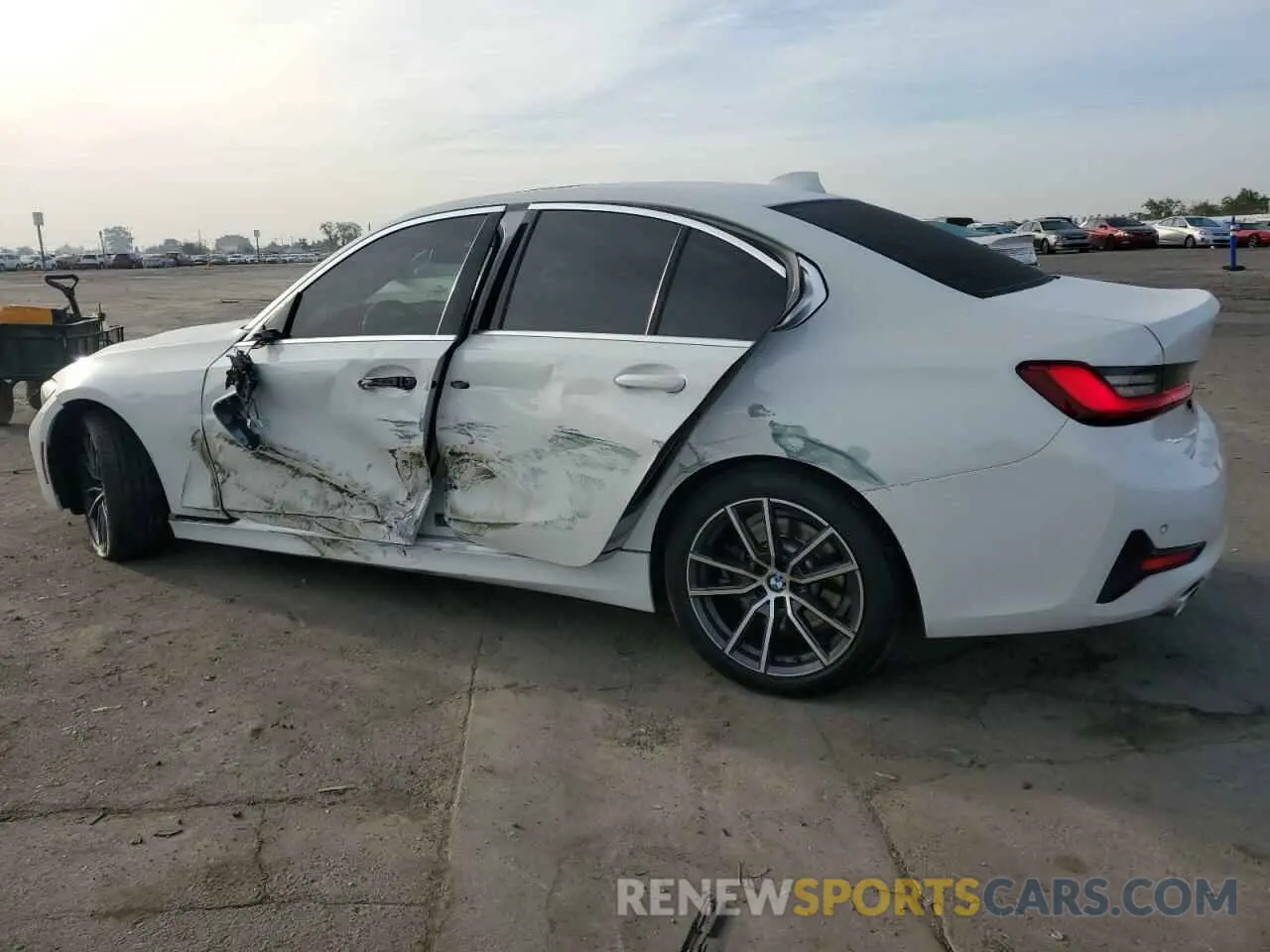 2 Photograph of a damaged car 3MW5R1J07M8B97614 BMW 3 SERIES 2021