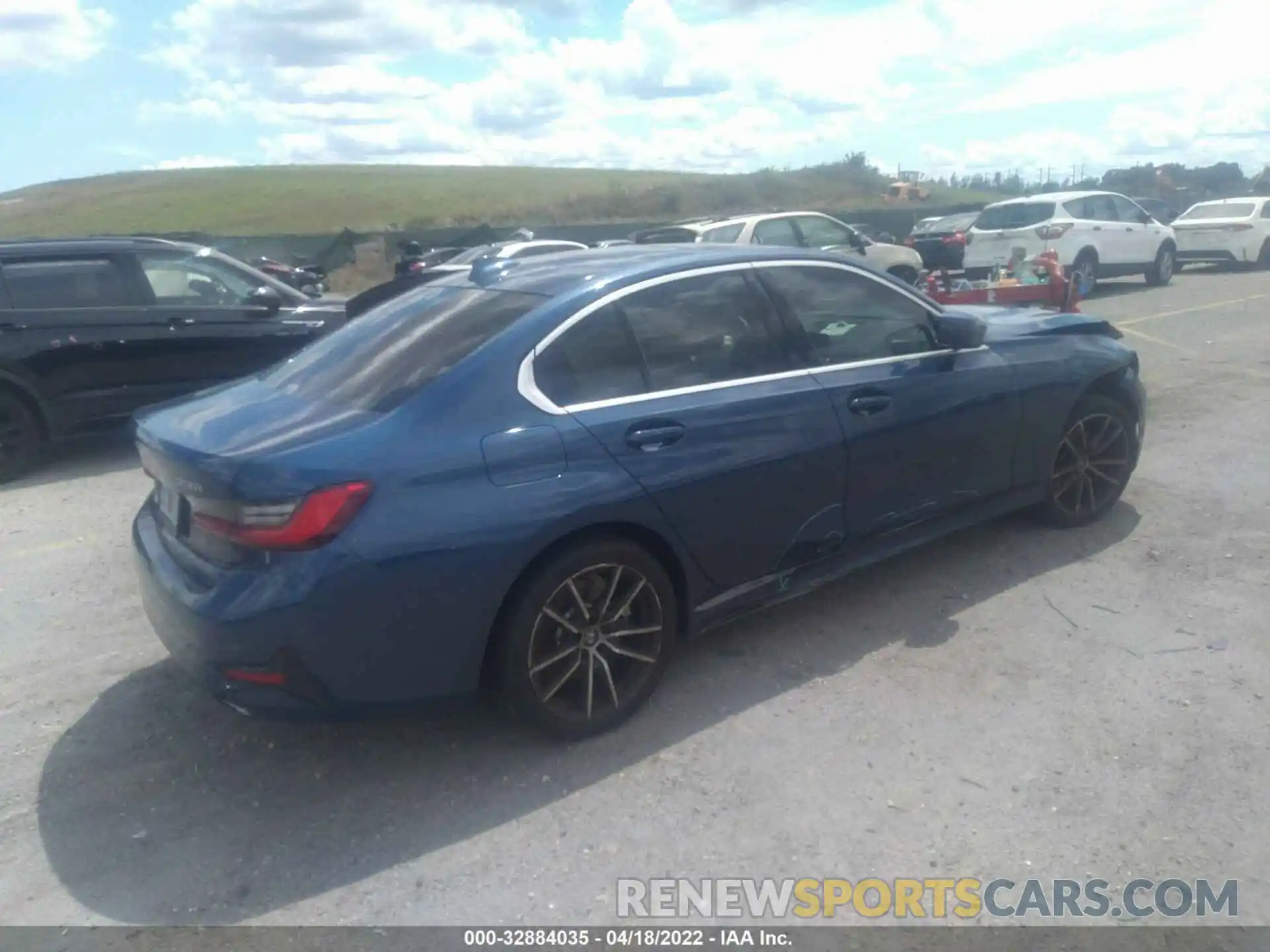 4 Photograph of a damaged car 3MW5R1J07M8C10555 BMW 3 SERIES 2021