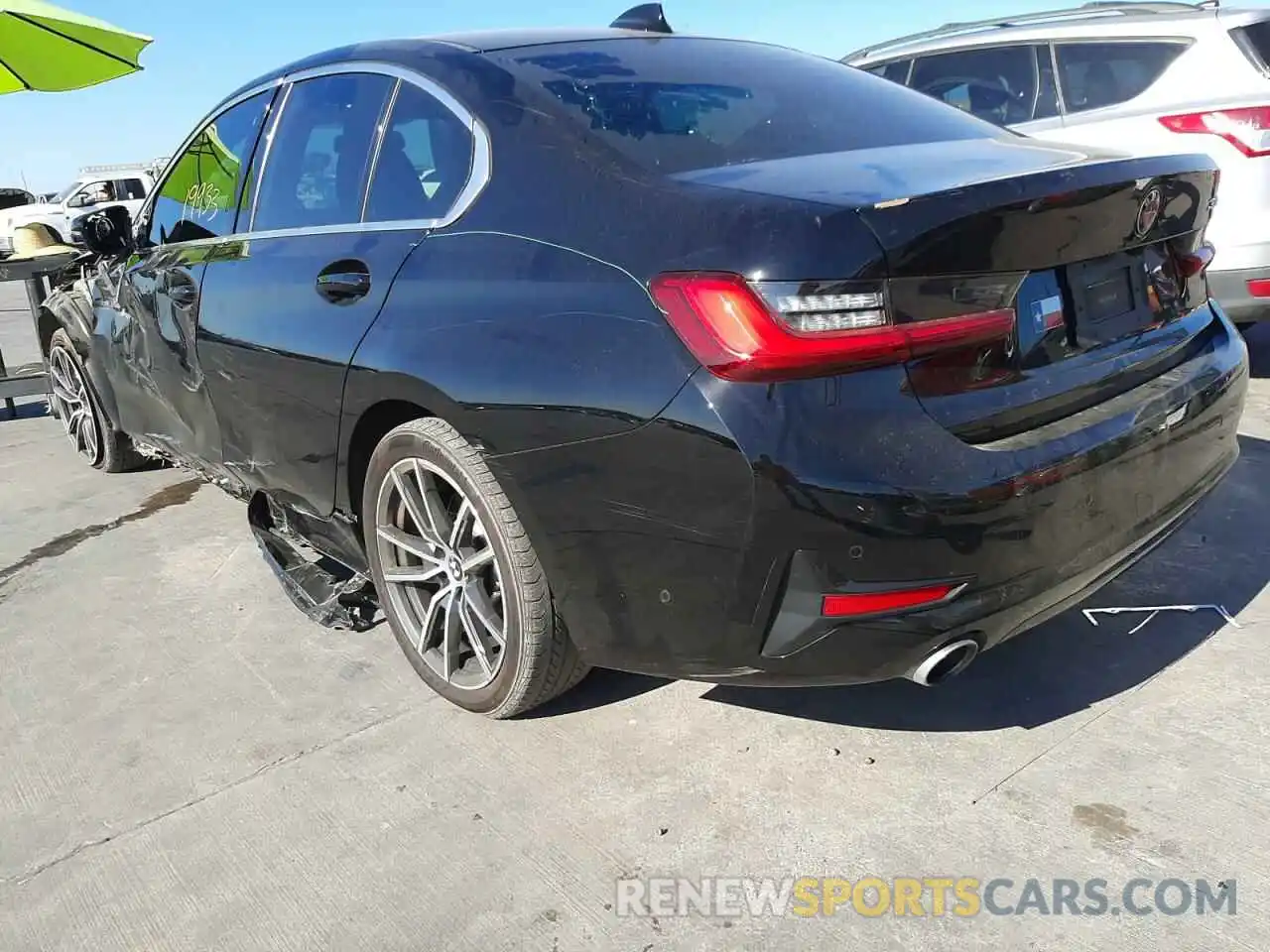 3 Photograph of a damaged car 3MW5R1J07M8C13701 BMW 3 SERIES 2021