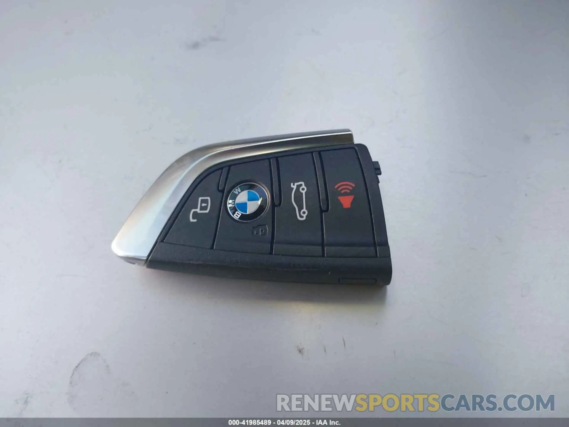 11 Photograph of a damaged car 3MW5R1J08M8B59664 BMW 3 SERIES 2021
