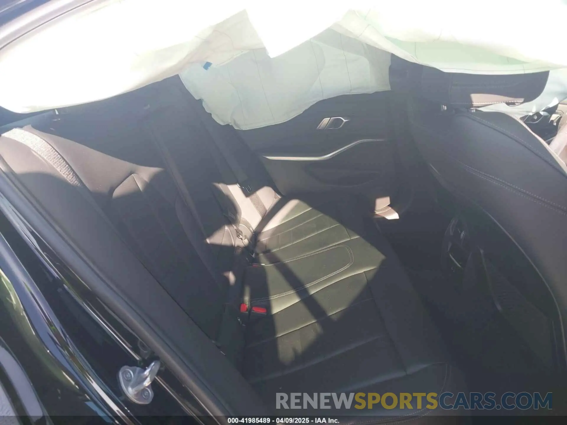 8 Photograph of a damaged car 3MW5R1J08M8B59664 BMW 3 SERIES 2021