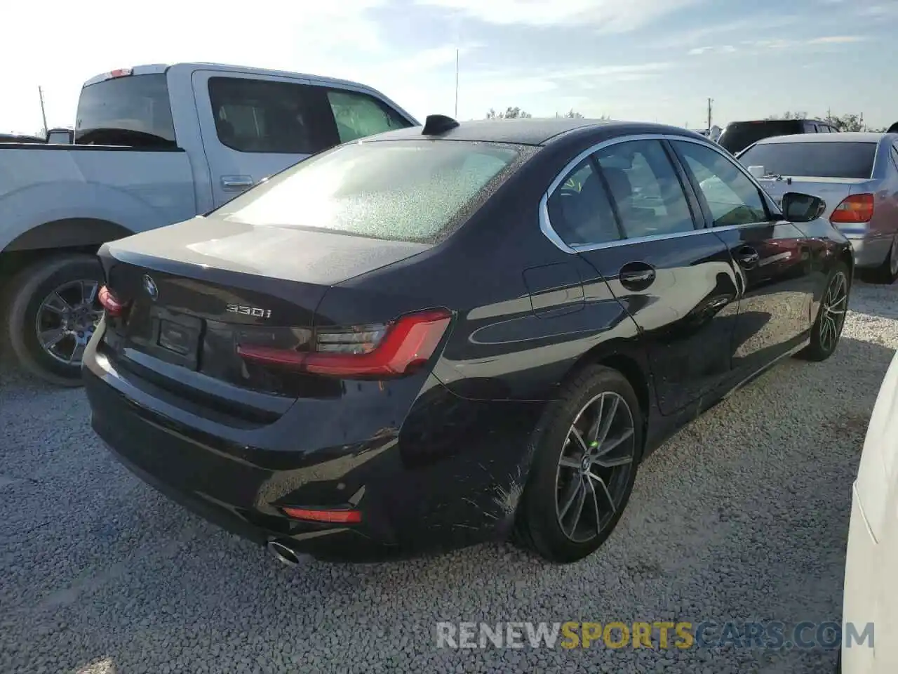 4 Photograph of a damaged car 3MW5R1J08M8B95791 BMW 3 SERIES 2021