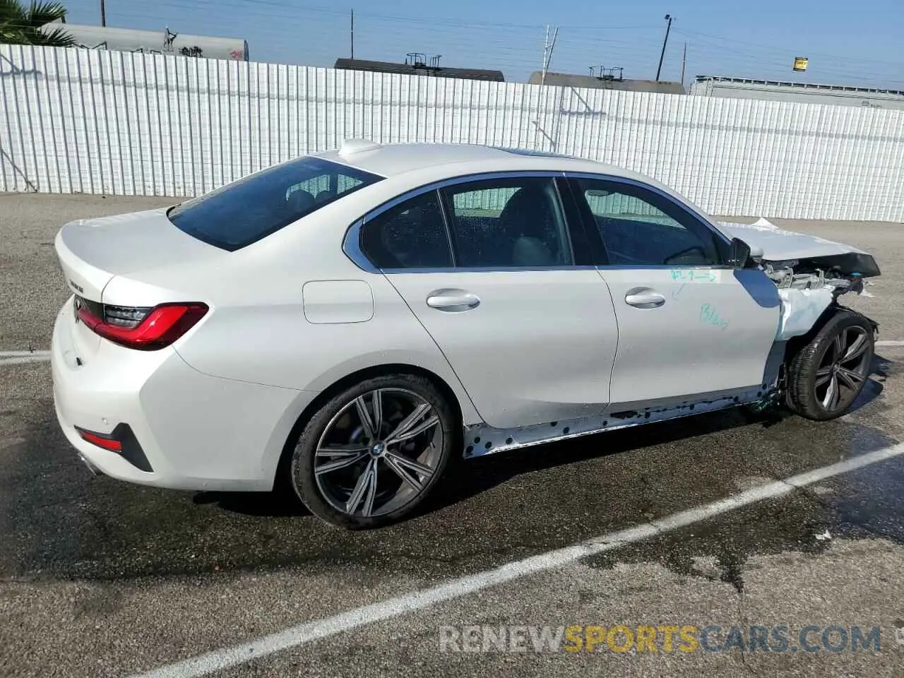 3 Photograph of a damaged car 3MW5R1J08M8C09270 BMW 3 SERIES 2021
