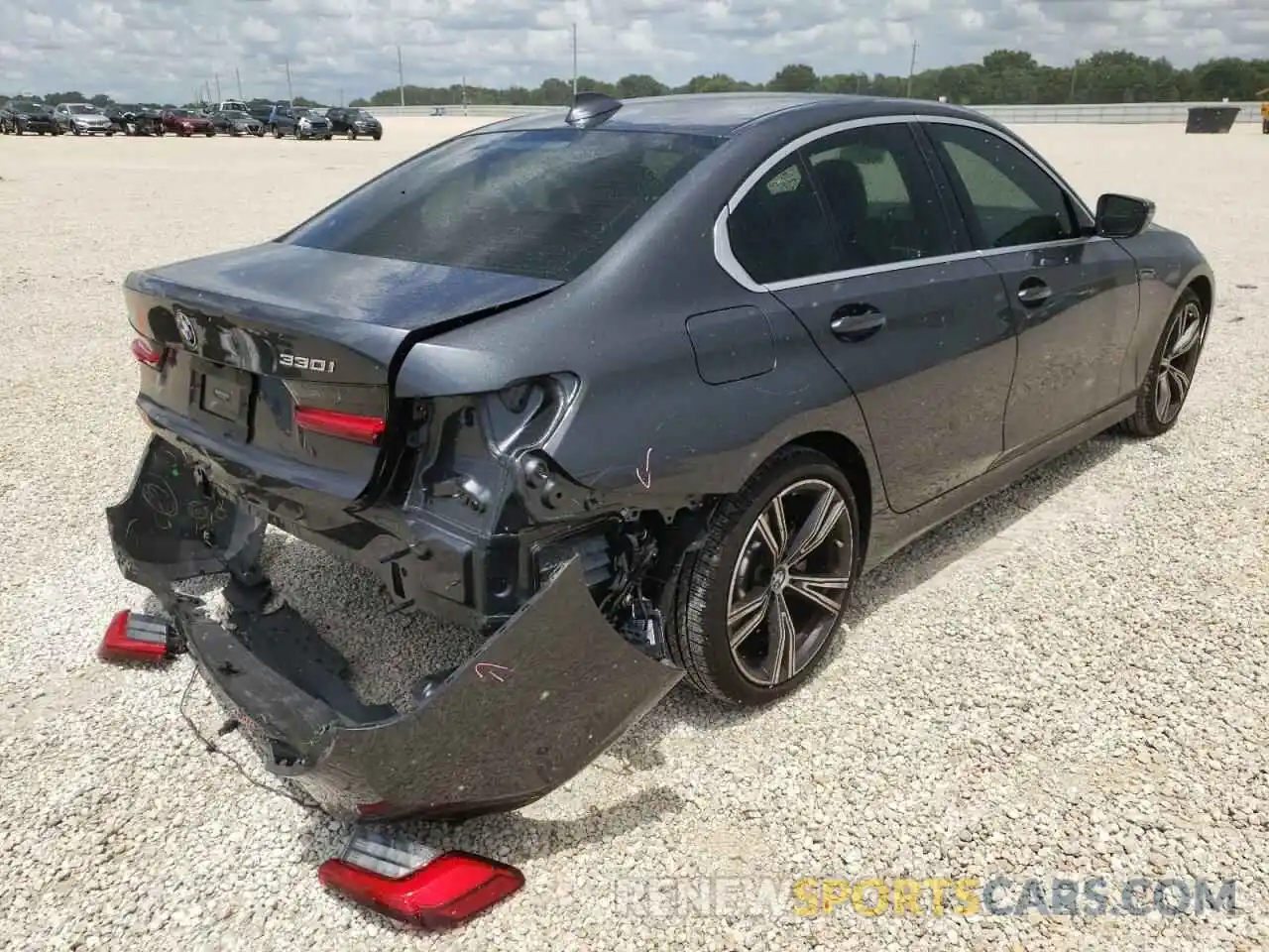 4 Photograph of a damaged car 3MW5R1J09M8B90809 BMW 3 SERIES 2021