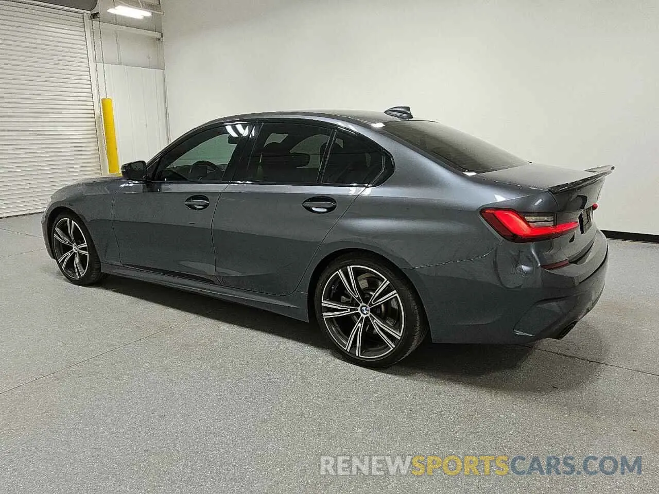 2 Photograph of a damaged car 3MW5R1J0XM8B49475 BMW 3 SERIES 2021