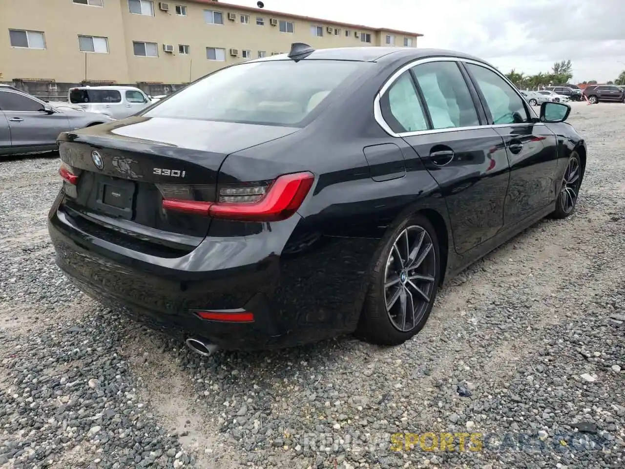 4 Photograph of a damaged car 3MW5R1J0XM8C07715 BMW 3 SERIES 2021