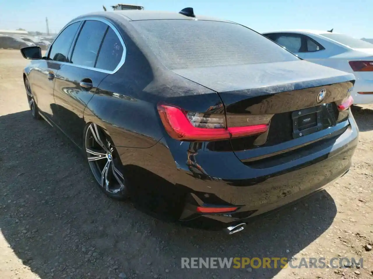 3 Photograph of a damaged car 3MW5R1J0XM8C08315 BMW 3 SERIES 2021