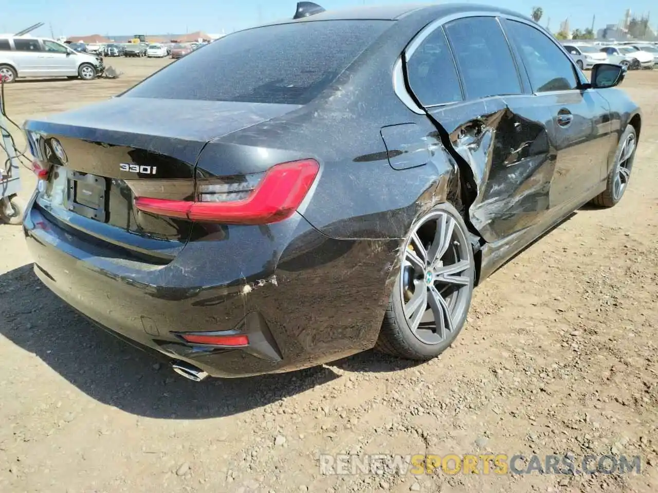 4 Photograph of a damaged car 3MW5R1J0XM8C08315 BMW 3 SERIES 2021