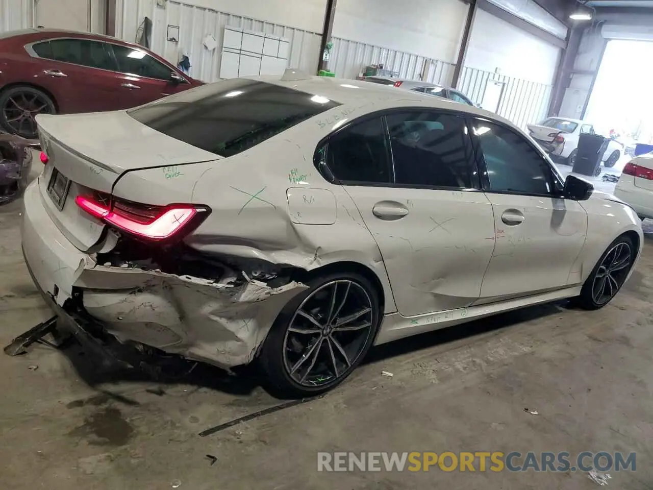 3 Photograph of a damaged car 3MW5R1J0XM8C10677 BMW 3 SERIES 2021
