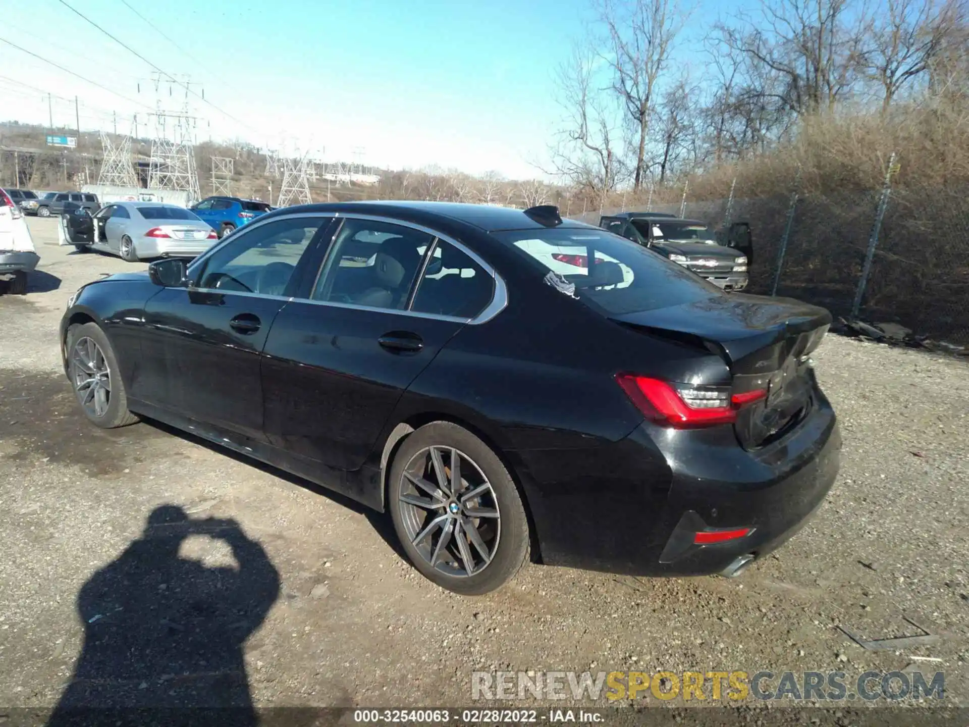 3 Photograph of a damaged car 3MW5R7J00M8B63064 BMW 3 SERIES 2021