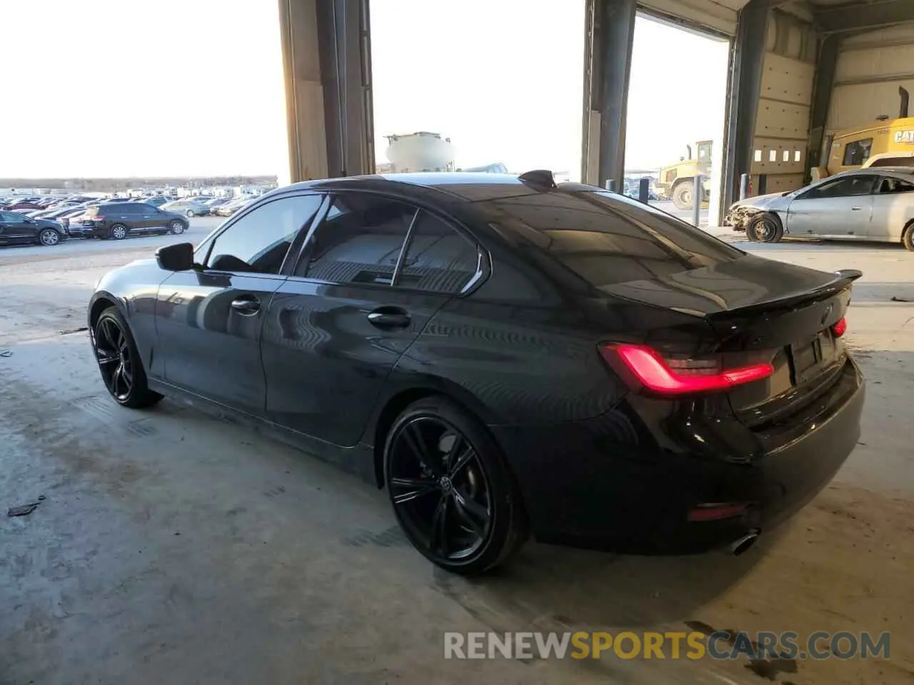 2 Photograph of a damaged car 3MW5R7J00M8B78311 BMW 3 SERIES 2021