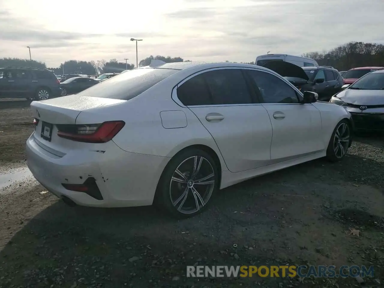 3 Photograph of a damaged car 3MW5R7J00M8B78356 BMW 3 SERIES 2021