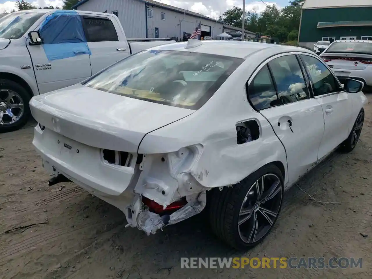 4 Photograph of a damaged car 3MW5R7J03M8B73863 BMW 3 SERIES 2021