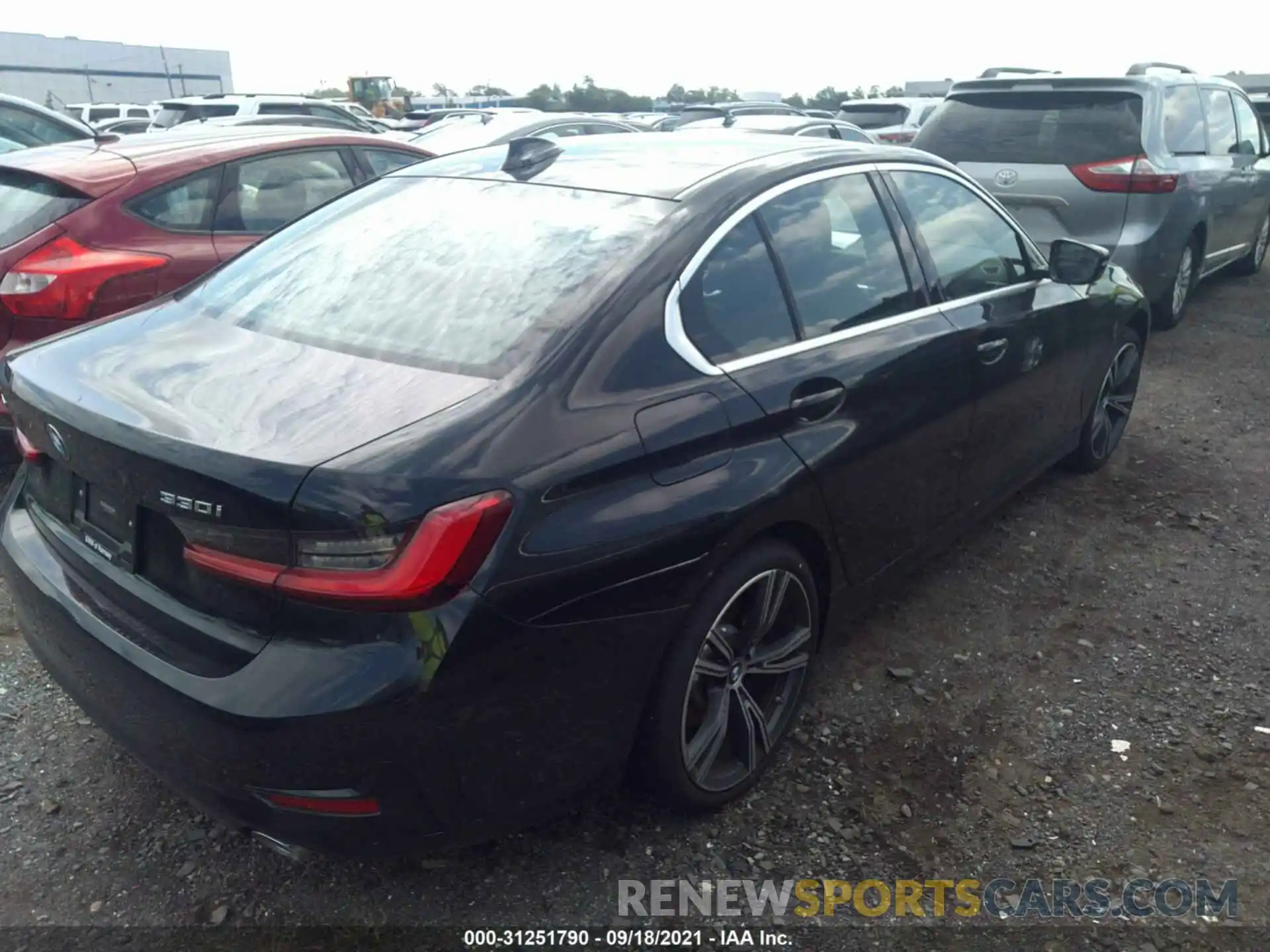 4 Photograph of a damaged car 3MW5R7J04M8B48938 BMW 3 SERIES 2021