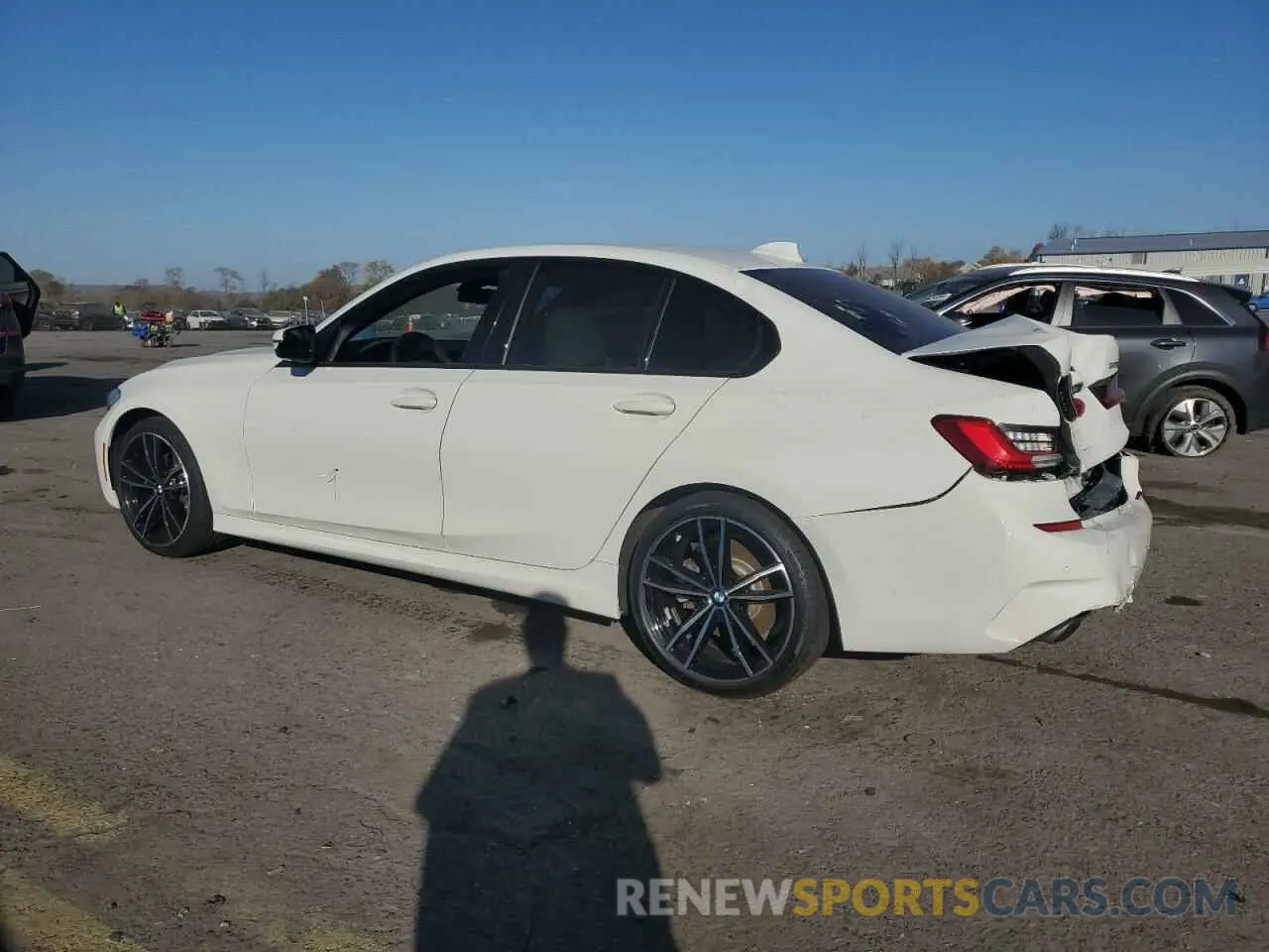 2 Photograph of a damaged car 3MW5R7J05M8B52724 BMW 3 SERIES 2021