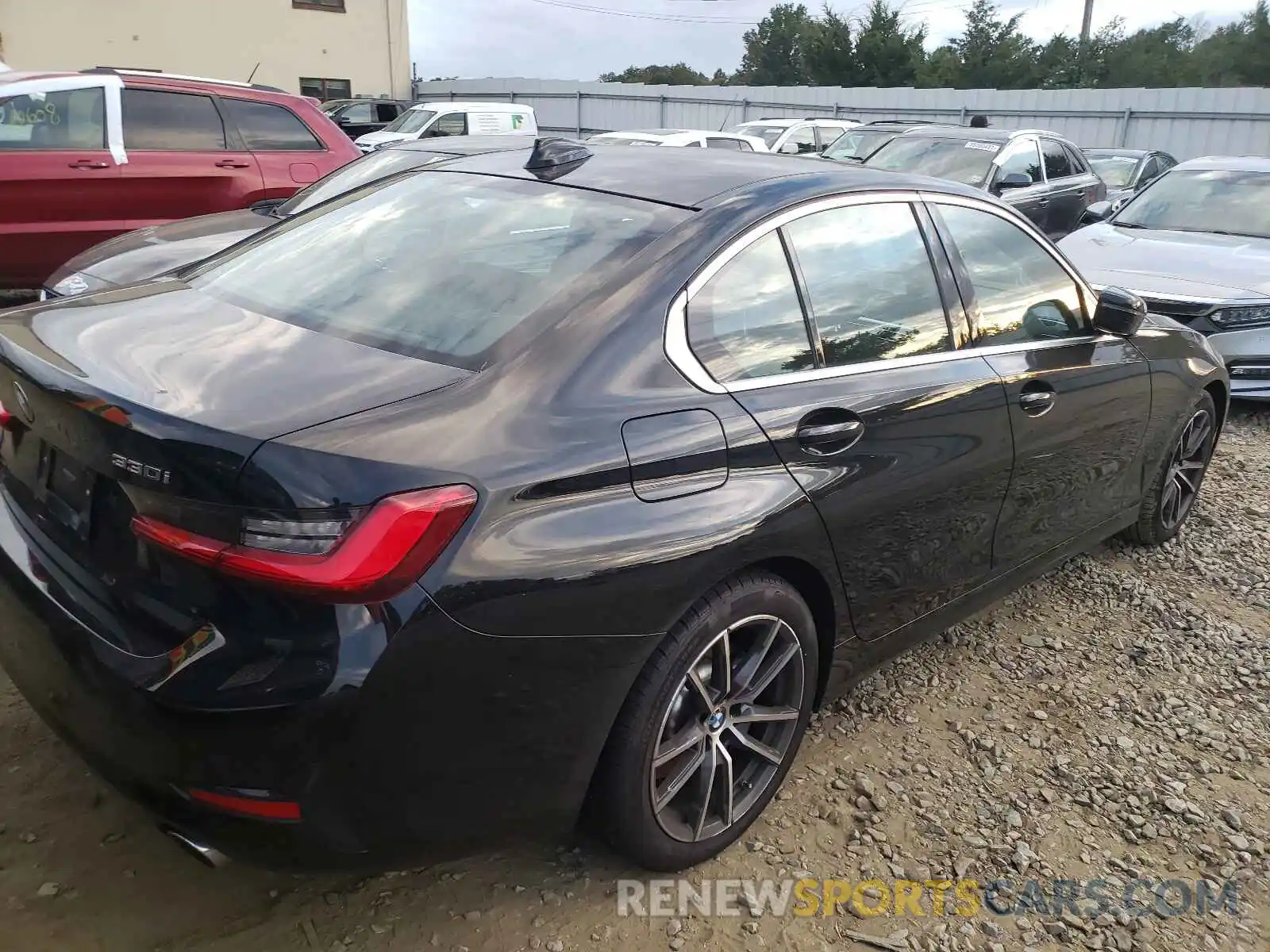 4 Photograph of a damaged car 3MW5R7J05M8B60547 BMW 3 SERIES 2021