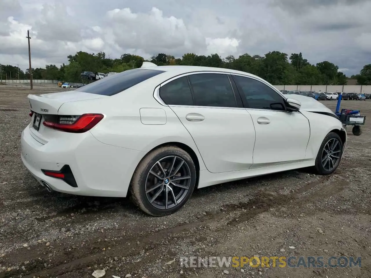 3 Photograph of a damaged car 3MW5R7J05M8B61049 BMW 3 SERIES 2021