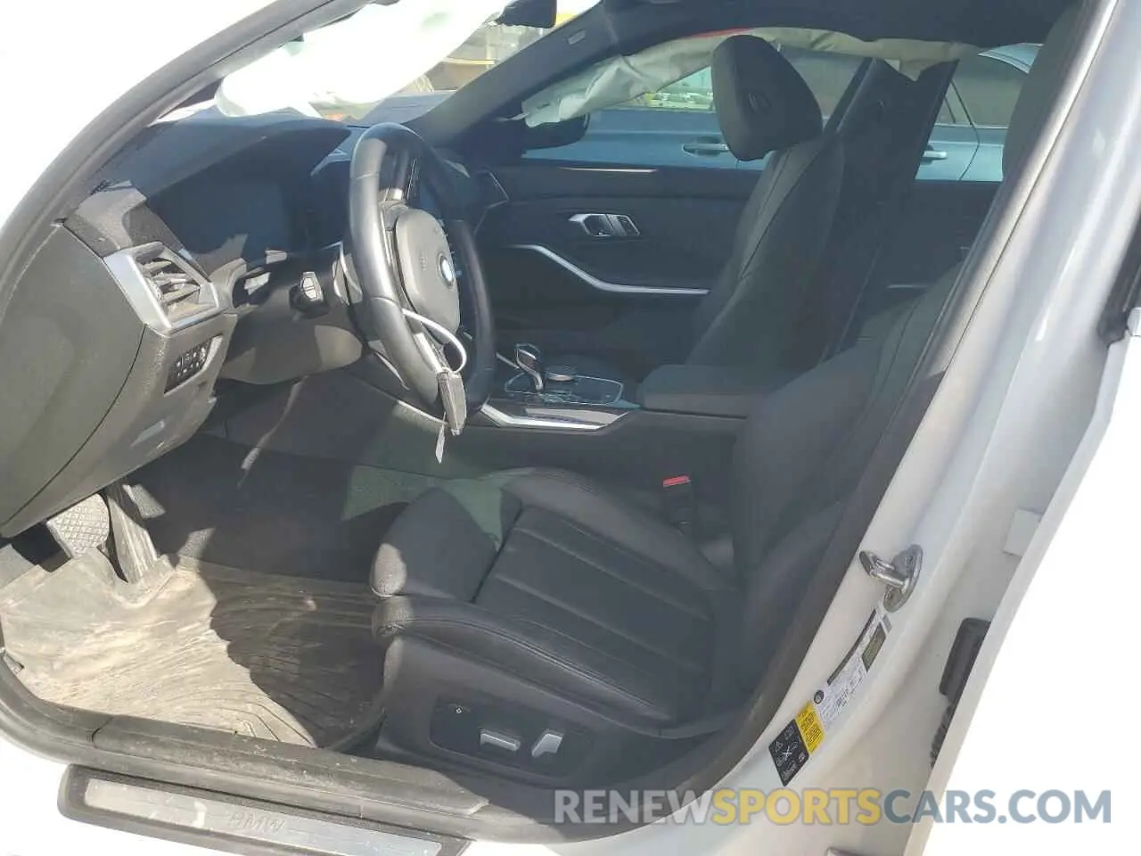 7 Photograph of a damaged car 3MW5R7J06M8C11375 BMW 3 SERIES 2021