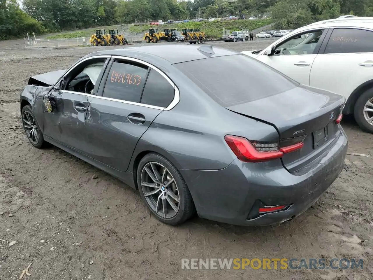 2 Photograph of a damaged car 3MW5R7J07M8B81772 BMW 3 SERIES 2021