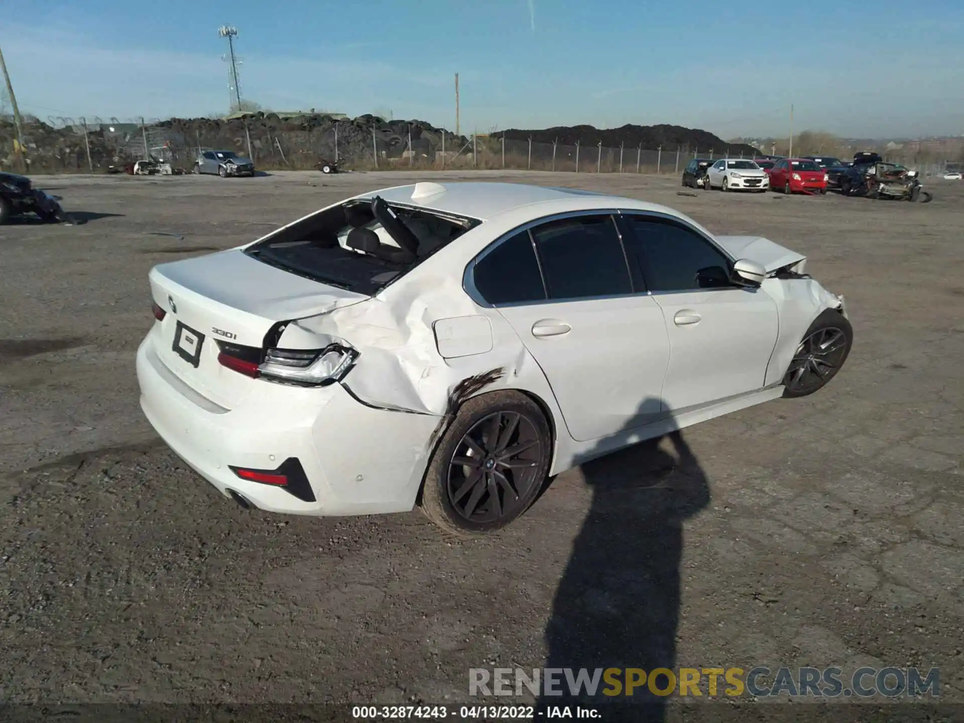 4 Photograph of a damaged car 3MW5R7J08M8B49476 BMW 3 SERIES 2021