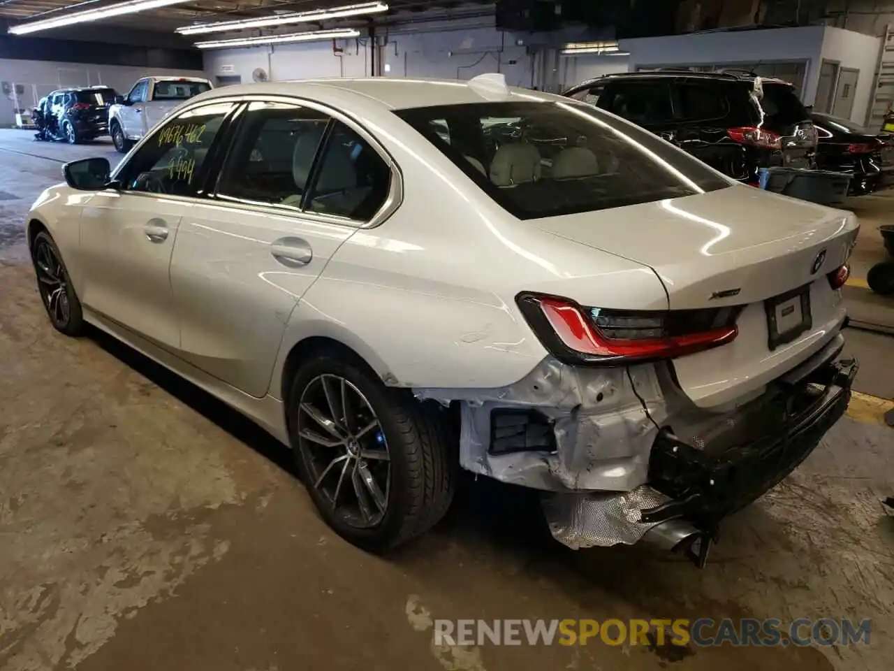 3 Photograph of a damaged car 3MW5R7J09M8C07904 BMW 3 SERIES 2021