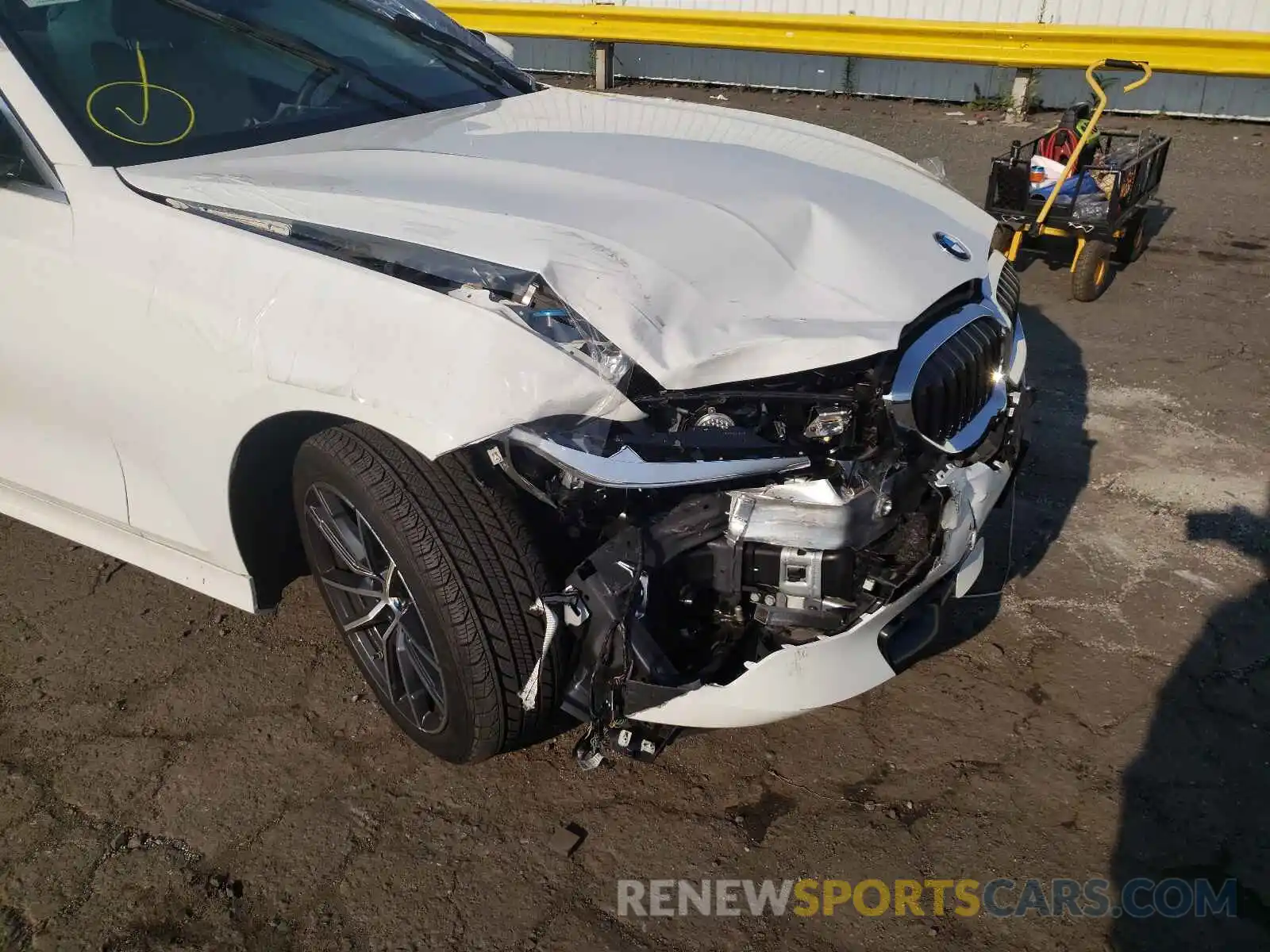 9 Photograph of a damaged car 3MW5R7J0XM8B61144 BMW 3 SERIES 2021