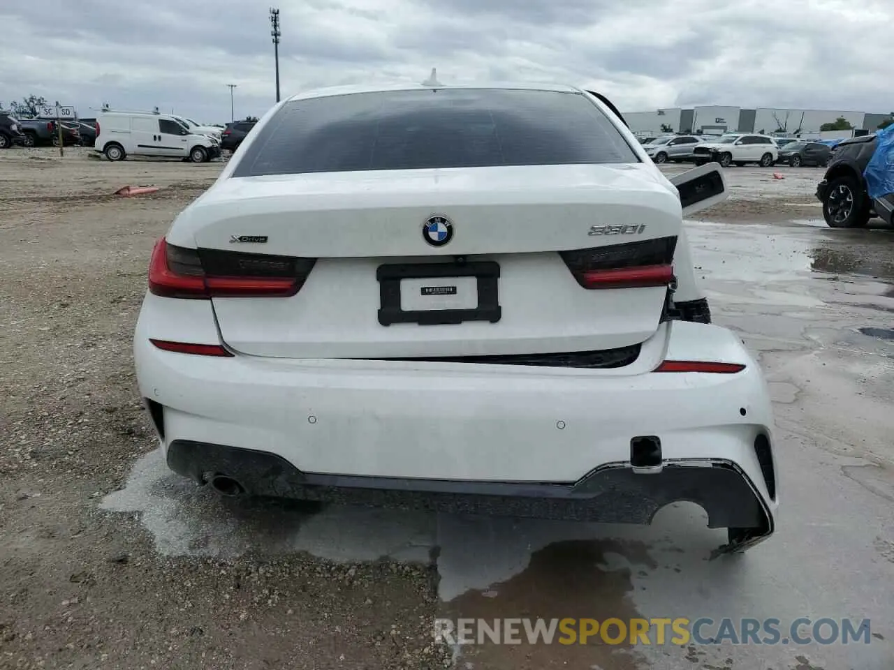 6 Photograph of a damaged car 3MW5R7J0XM8C06289 BMW 3 SERIES 2021