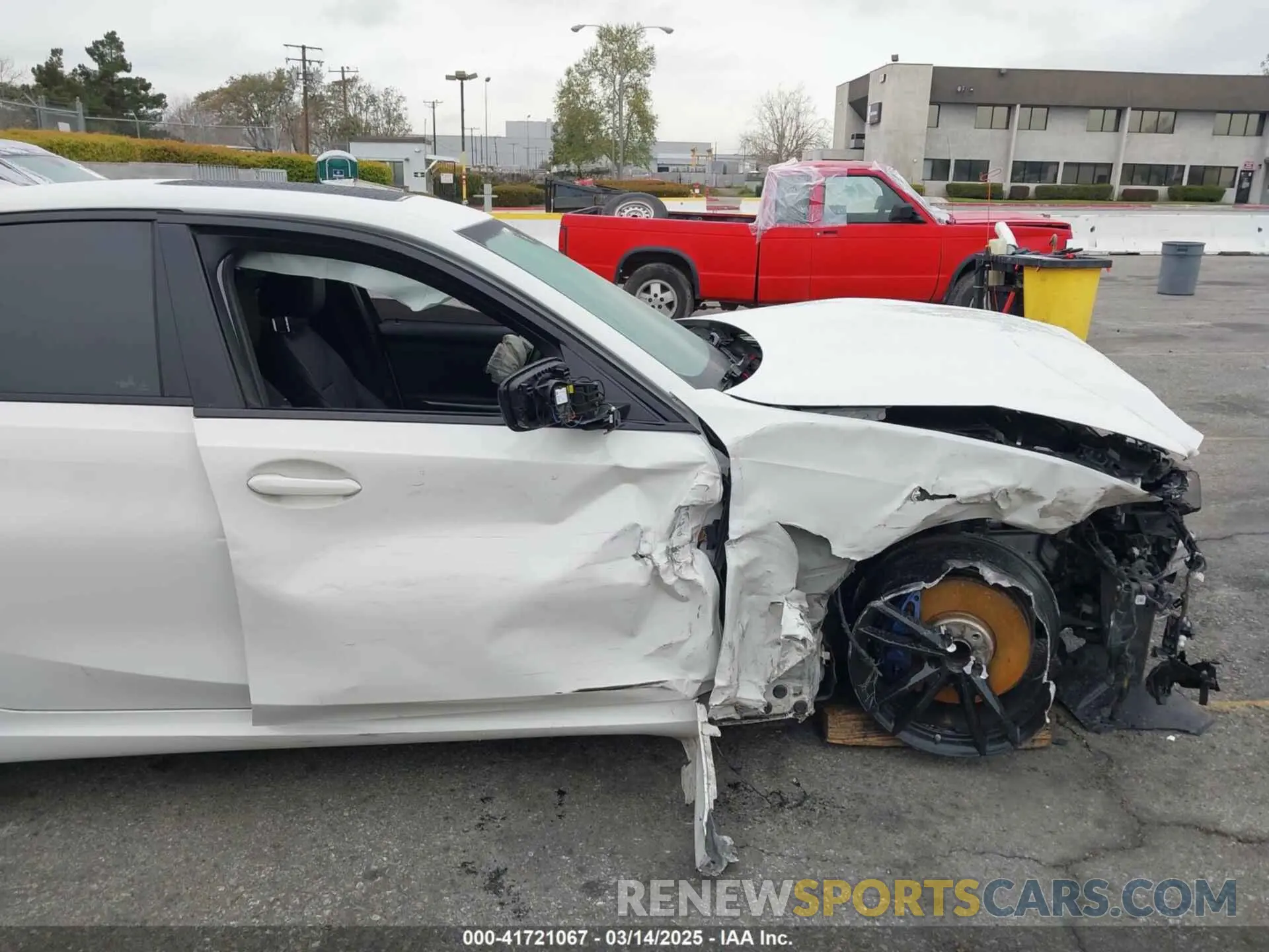 16 Photograph of a damaged car 3MW5U7J05M8B70283 BMW 3 SERIES 2021